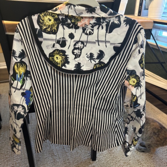 Modern Sohung Designs Jacket - Picture 5 of 5